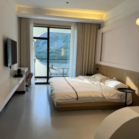 Yishuirenjia Homestay (Bali Gou Scenic Area)