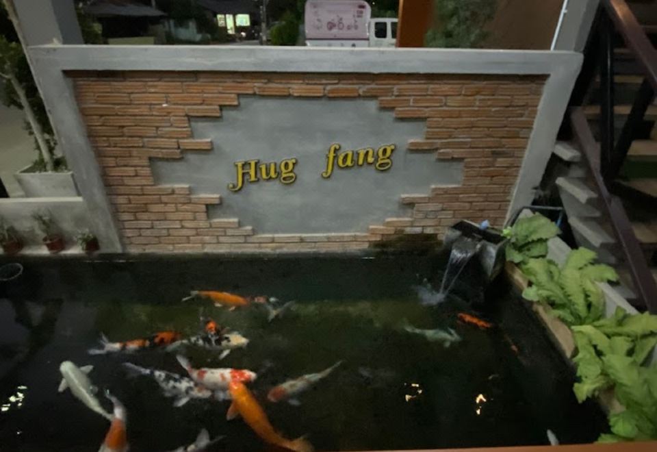 Hug Fang Hotel 로비