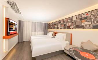 Ibis Hotel (Suzhou Guanqianjie Leqiao Subway Station)