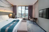 Peninsula International Hotel Hotels near Huaihua University (East Campus)