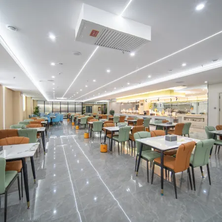 Tekesi Phoenix International Hotel