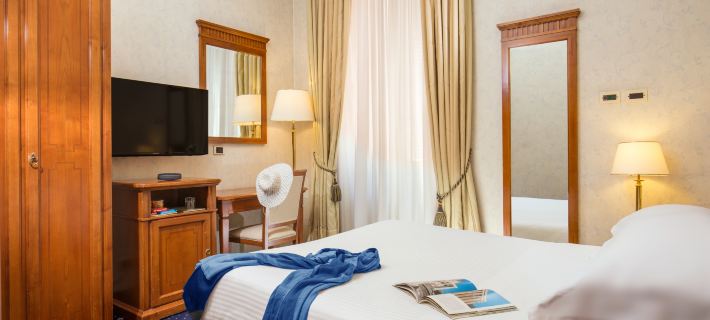 UNA Hotels Empire Roma Отели в г. Рим