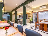 Omni Rooms by Sinergi Hotels in East Semarang