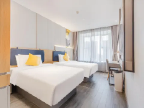 Homeinn Selected Hotel (Jinan 960 Hospital Jinniu Building Materials and Home Expo Center) Hotels near Jinan Zoo