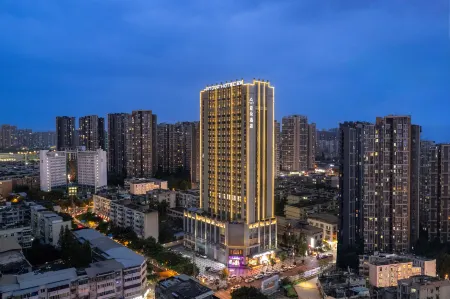 Atour Hotel Chengdu Tianfu New District Huayang Metro Station Отели рядом с достопримечательностью «Singapore-Sichuan Hi-Tech Innovation Park»