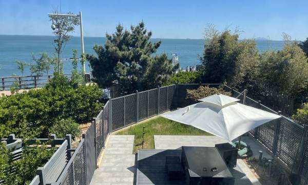 Maple Seaview Holiday Homestay (Qingdao May Fourth Square Yan'erdaoshan Park)