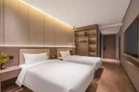 ...and hotel(Beijing South Railway Station Yangqiao)