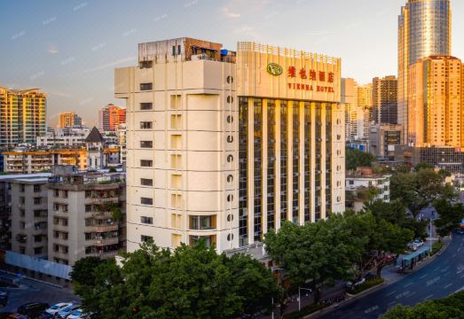 후이저우 호텔의 넉넉하고 편안한 침대