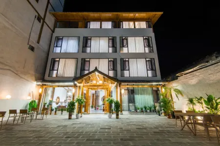 Libo Xiaoqikong Banshan Yunshe