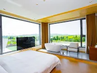 Guna Right River Bank Holiday Villa Hotels in Eerguna