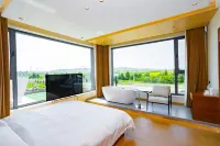 Guna Right River Bank Holiday Villa