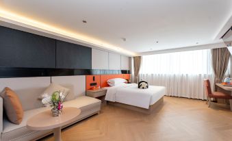 Xiangzhang Ruihua Hotel (Dazhou Railway Station Luofu Plaza)