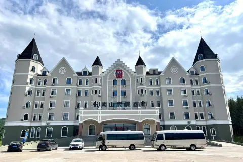 Yichun Yuenanshan Resort Hotel