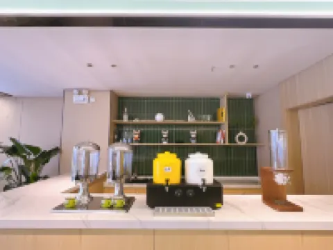 Rezen Select Hotel (Zunyi Zheng'an Guitar Culture Square County Government Branch) Hotels in Zheng'an