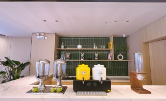 Rezen Select Hotel (Zunyi Zheng'an Guitar Culture Square County Government Branch)