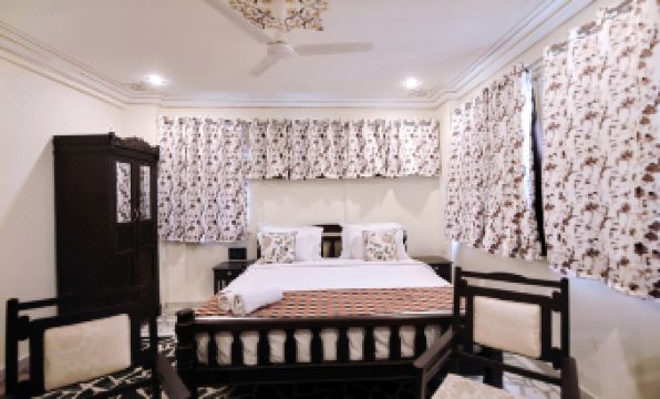 The Lake View Hotel- on Lake Pichola