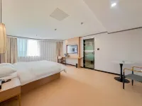 Kong Gu You Lan Hotel (Shaoxing Luxun Hometown Railway Station Subway Station)