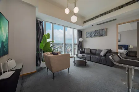 Whispering Garden Serviced Apartment (Chengdu Taikoo Li Chunxi Road) Отели рядом со станцией Chengdu East Railway Station