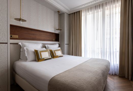 하이스테이의 모던한 아파트 내부 주방 이미지