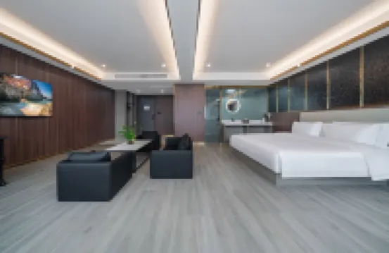 Longyin International Hotel (Huzhou Daixi Branch)