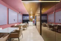 City Boutique Hotel(Dalian Railway Station People Saunare Subway Branch