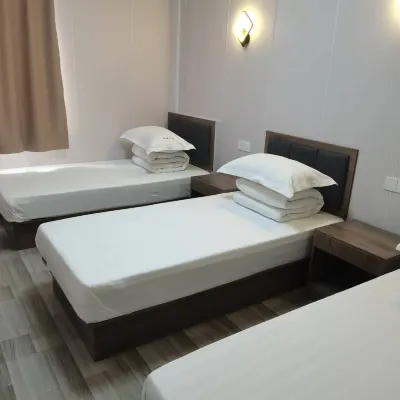 Shanghai Youting Hotel Hotels near بودونغ