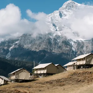 Snownest Tent Art Bed and Breakfast Hotels near Baishuihe River