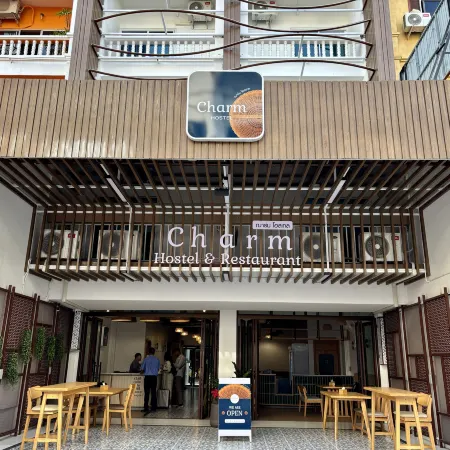 Charm Hostel @Jomtien Отели рядом с достопримечательностью «Хат Джомтьен»