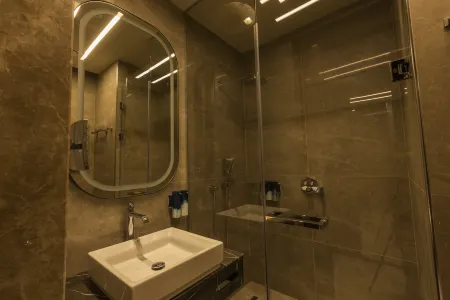 Lia! by Minyoun Stars of Ulugbek