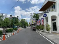 Grand Zuri Malioboro - con vista montagne