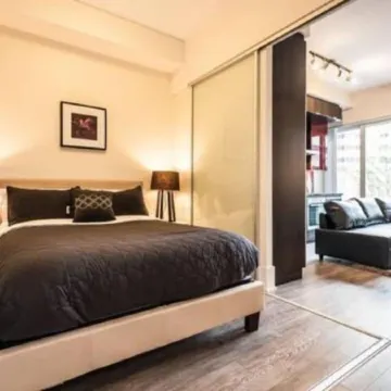 Metropolis Loft - CN Tower
