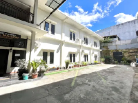 Maison Hotel Bukittinggi Hotels in Bukittinggi