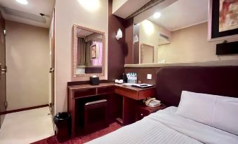 Oriental Lander Hotel