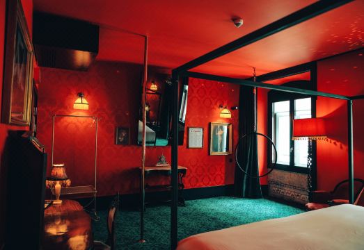 고풍스러운 숙소 인테리어