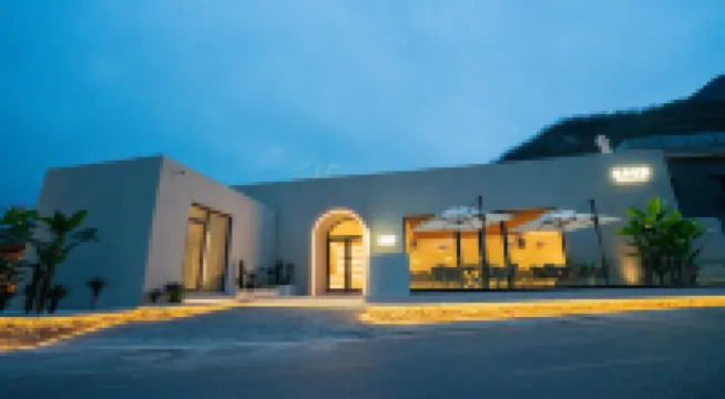 รีสอร์ทน้ำพุร้อนบีเฟยการ์เดน วิวกำแพงเมืองจีนอันยิ่งใหญ่