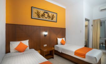 Hotel Poncowinatan - Tugu