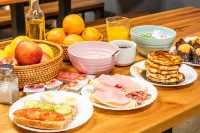 サン ジョルディ ホステルズ ロック パレス - 朝食