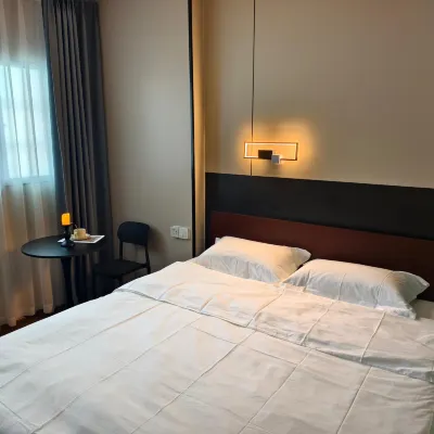 Fukang Hotel (Sanyuan No.1 Middle School) - Homestays
