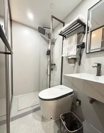 Juntai  Hotel (Metro Station, Loushanguan Road, Shanghai)
