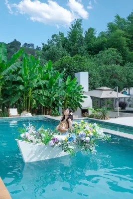 Anji Su'in Designer Private Soup Hot Spring Beauty Stay Các khách sạn gần Wu Changshuo Former Residence