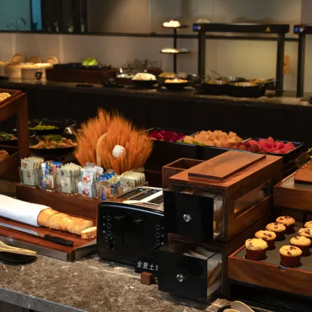 Longyan Avenue Wanbao Plaza Atour Hotel