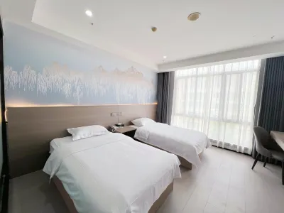 Sihong Maple Leaf Boutique Hotel (Zhongzheng Times City Branch) Hotels near lieshilingyuan