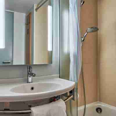 B&B Hotel Caen Sud Rooms