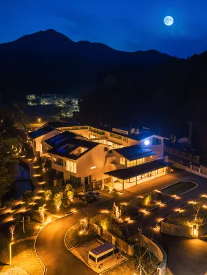 Tingjian·BuZhiZhou Brandy manor wild luxury private soup Homestay (Jinzhai Branch)