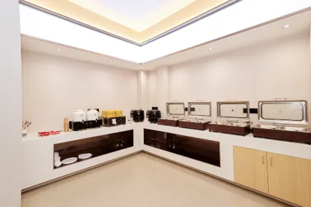 Sunshine Hotel (Yangxinlin Peak Branch) Отели рядом со станцией Yangxin Railway Station