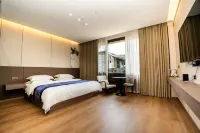 Libo Xiangnanju | SOUTHBIZ · SMARTROOM Art Light Luxury Hotel (Libo Ancient Town)