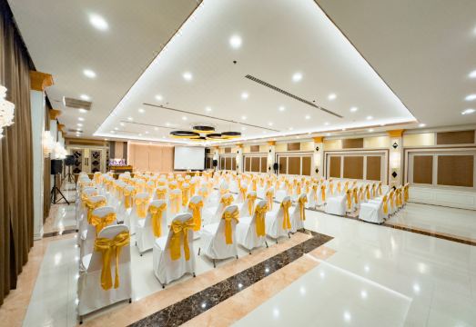 2. 골든 엠파이어 ..