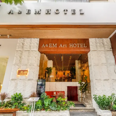 A&EM Art Hotel Отели рядом с достопримечательностью «Район 1»