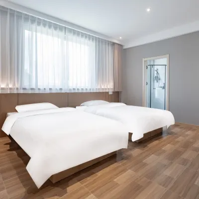 Hanshan Express Hotel (Zhangjiagang High-Speed Railway Station) Hotels near Zhangjiagang Railway Station