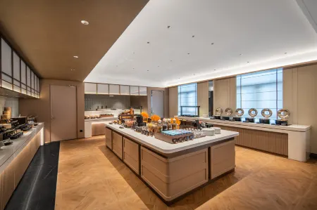 Atour Hotel, Tianying Road Subway Station, West High-tech Zone, Chengdu Отели рядом с достопримечательностью «University of Electronic Science and Technology of China(Qingshuihe Campus)»